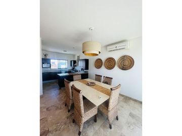 Casa con vista al océano, dentro de Residencial, en venta El Tezal.