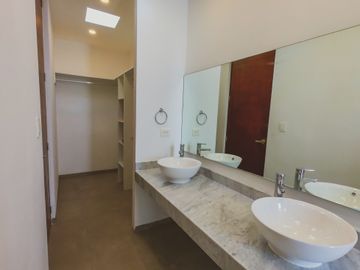 EXCLUSIVO TOWNHOUSE INTELIGENTE TOTALMENTE EQUIPADO DE 2 HABITACIONES EN CHOLUL