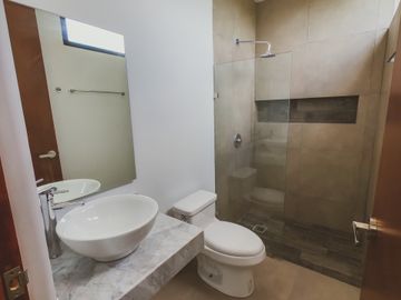 EXCLUSIVO TOWNHOUSE INTELIGENTE TOTALMENTE EQUIPADO DE 2 HABITACIONES EN CHOLUL