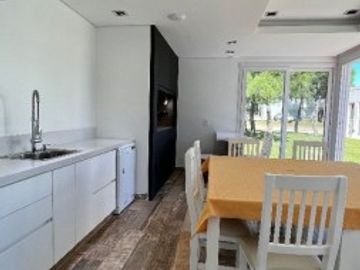 vendo casa en Pinamar barrio La Herradura