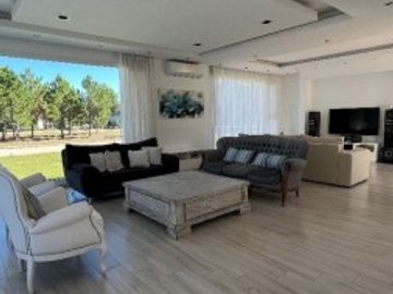 vendo casa en Pinamar barrio La Herradura