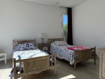 vendo casa en Pinamar barrio La Herradura