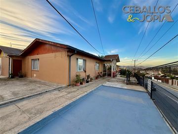 Casa en venta de 3 dorm. en Villa Alemana
