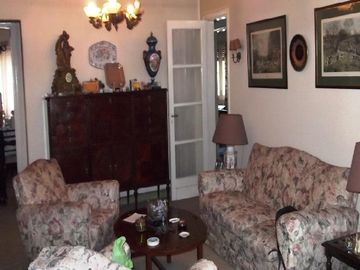 CHALET DE ESTILO EN ZONA CENTRICA A METROS DE ESTACION Y 5 ESQUINAS