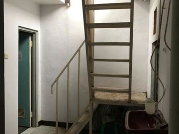 DISEWAKAN RUMAH POSISI HOOK (Cocok Untuk Kantor) DI JL.HANG LEKIR KEBAYORAN BARU JAKARTA SELATAN