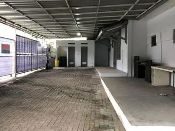 DISEWAKAN RUMAH POSISI HOOK (Cocok Untuk Kantor) DI JL.HANG LEKIR KEBAYORAN BARU JAKARTA SELATAN