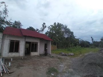 Rumah Model Minimalis di utara SGM Prambanan