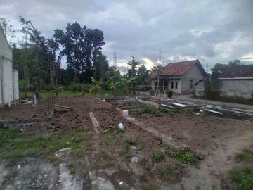 Rumah Model Minimalis di utara SGM Prambanan