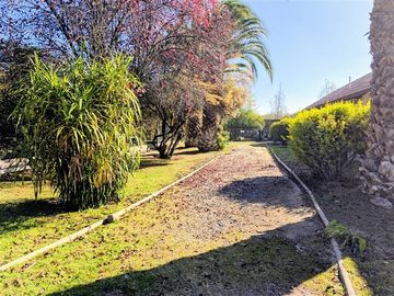 Casa Arquitecto Calera de Tango, sólida con parque 5200 m2