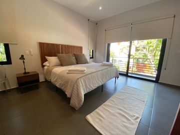 Casa con alberca privada, area de tv, en venta, Selvamar, Playa del carmen.