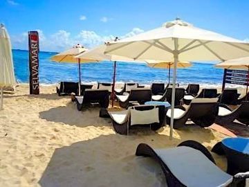 Casa con alberca privada, area de tv, en venta, Selvamar, Playa del carmen.