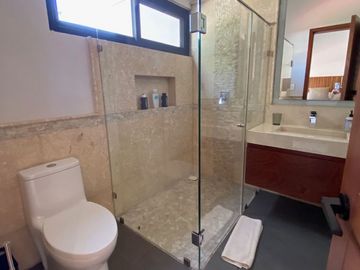 Casa con alberca privada, area de tv, en venta, Selvamar, Playa del carmen.