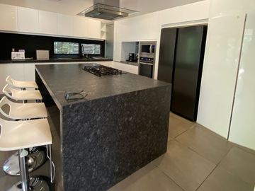 Casa con alberca privada, area de tv, en venta, Selvamar, Playa del carmen.