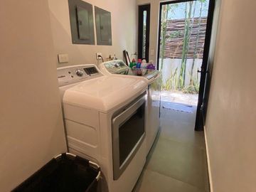 Casa con alberca privada, area de tv, en venta, Selvamar, Playa del carmen.