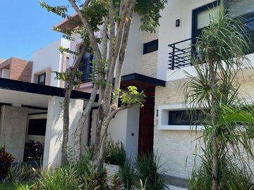 Casa con alberca privada, area de tv, en venta, Selvamar, Playa del carmen.
