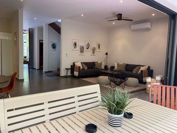 Casa con alberca privada, area de tv, en venta, Selvamar, Playa del carmen.