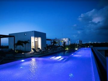 Departamento vista al mar desde la alberca, spa, gym, en Playacar venta