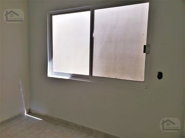 EDIFICIO NUEVO 4 DEPARTAMENTOS Y UN LOCAL COMERCIAL. IDEAL PARA INVERTIR Y REDITUAR