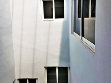 EDIFICIO NUEVO 4 DEPARTAMENTOS Y UN LOCAL COMERCIAL. IDEAL PARA INVERTIR Y REDITUAR