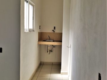 EDIFICIO NUEVO 4 DEPARTAMENTOS Y UN LOCAL COMERCIAL. IDEAL PARA INVERTIR Y REDITUAR