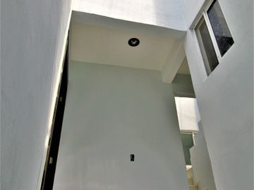 EDIFICIO NUEVO 4 DEPARTAMENTOS Y UN LOCAL COMERCIAL. IDEAL PARA INVERTIR Y REDITUAR