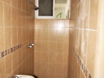 EDIFICIO NUEVO 4 DEPARTAMENTOS Y UN LOCAL COMERCIAL. IDEAL PARA INVERTIR Y REDITUAR