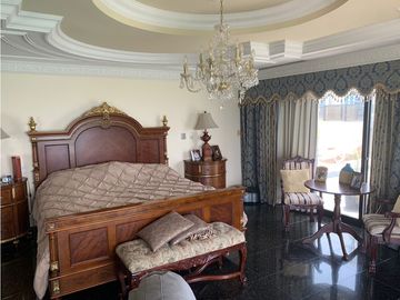 Se Vende PH en Edificio Punta del Sol 5316JP