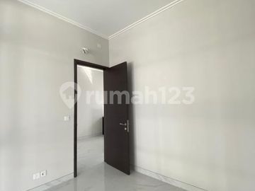 Disewakan Rumah Kunvil Pik2,uk6x15 Brand New