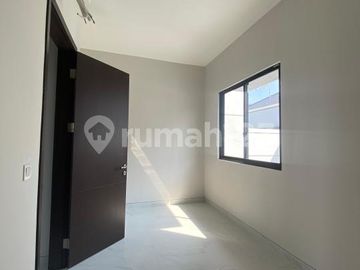 Disewakan Rumah Kunvil Pik2,uk6x15 Brand New