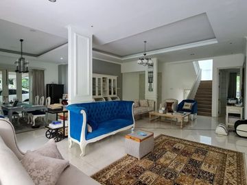 Rumah sultan dalam perumahan jalan Kaliurang km 8