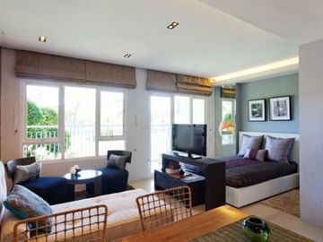 RFO beachfront Condo in AmiSa Private Residences Mactan