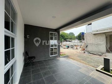 Rumah Baru Konsep American Style di Cinere Dekat Pintu Tol Brigif