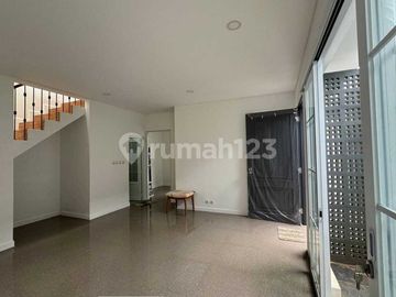 Rumah Baru Konsep American Style di Cinere Dekat Pintu Tol Brigif