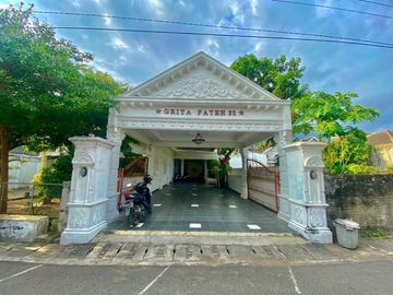 RUMAH DALAM BENTENG KRATON DEKAT MALIOBORO, ALUN ALUN, NOL KM