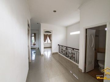 RUMAH 2 LANTAI CANTIK SIAP HUNI DI KEROBOKAN BADUNG