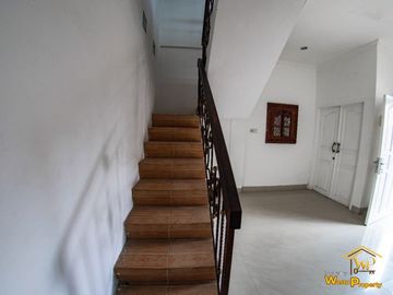 RUMAH 2 LANTAI CANTIK SIAP HUNI DI KEROBOKAN BADUNG