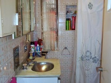 COMODA CASA CON GARAGE