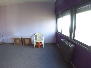 OPORTUNIDAD UNICA EN PARQUE LELOIR SOBRE COLECTORA, CASA 4 AMB. JARDIN, COCHERAS, S/LOTE 10X..., APTO PROFESIONAL/COMERCIAL