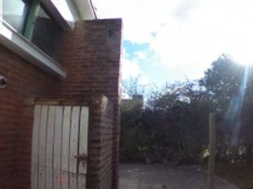 OPORTUNIDAD UNICA EN PARQUE LELOIR SOBRE COLECTORA, CASA 4 AMB. JARDIN, COCHERAS, S/LOTE 10X..., APTO PROFESIONAL/COMERCIAL