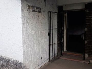 OPORTUNIDAD UNICA EN PARQUE LELOIR SOBRE COLECTORA, CASA 4 AMB. JARDIN, COCHERAS, S/LOTE 10X..., APTO PROFESIONAL/COMERCIAL