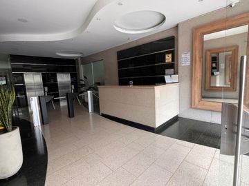 oficina en arriendo en el lago. Cod A121133157
