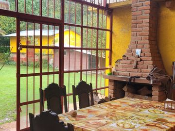 Se vende casa con dos cabañas en el Pueblo Mágico de Mineral del Chico, Hidalgo.