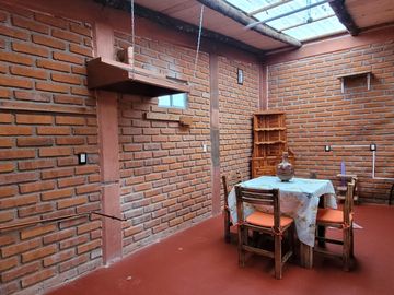 Se vende casa con dos cabañas en el Pueblo Mágico de Mineral del Chico, Hidalgo.