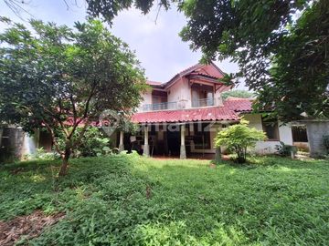 Rumah Usaha Posisi di Pinggir Jalan Utama, 2 Menit ke Jak Sel