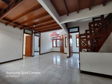 Rumah 2 Lantai Siap Huni Marga Makmur Margahayu Raya Bandung