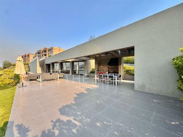 Departamento en venta de 3 dorm. en Lo Barnechea