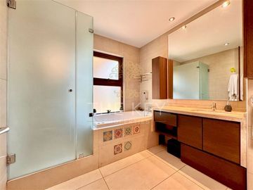 Departamento en venta de 3 dorm. en Lo Barnechea