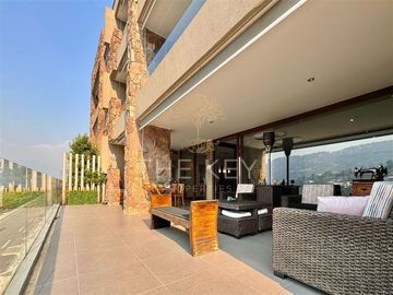 Departamento en venta de 3 dorm. en Lo Barnechea