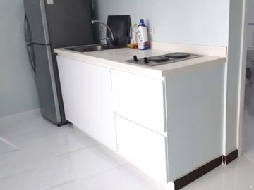 SOHO34XX: For Sale Fully Furnished 1BR Unit with Balcony at Grand Soho Makati