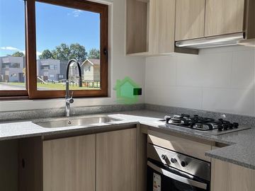 Arriendo Casa Nueva en Condominio Sector Oriente